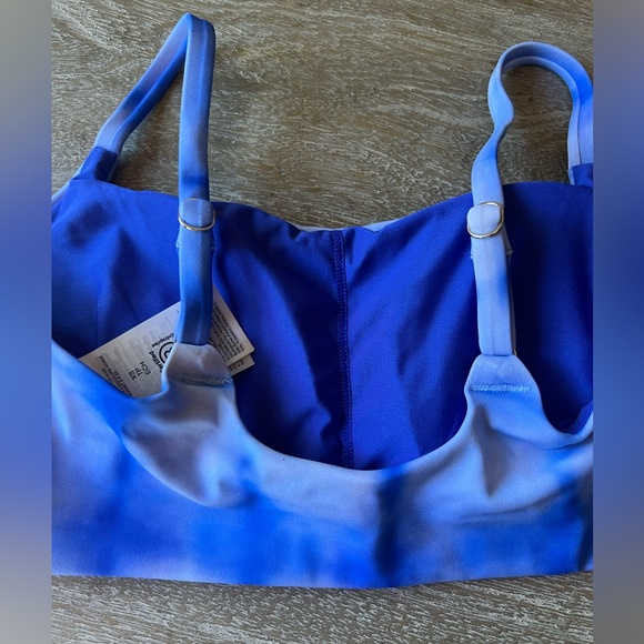 Athleta Scoop Bikini Top XS D Cup, NWT - Picture 4 of 5